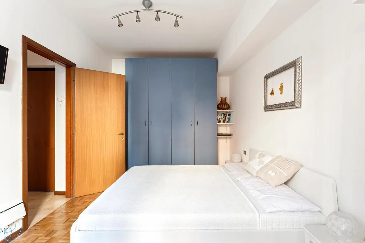 Comfy Apartment In Corso Como Milán Italia